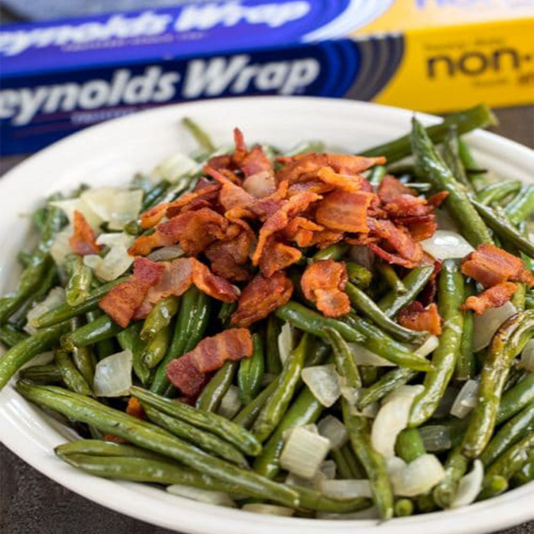 Roasted Green Beans with Onions and Bacon | Reynolds Brands