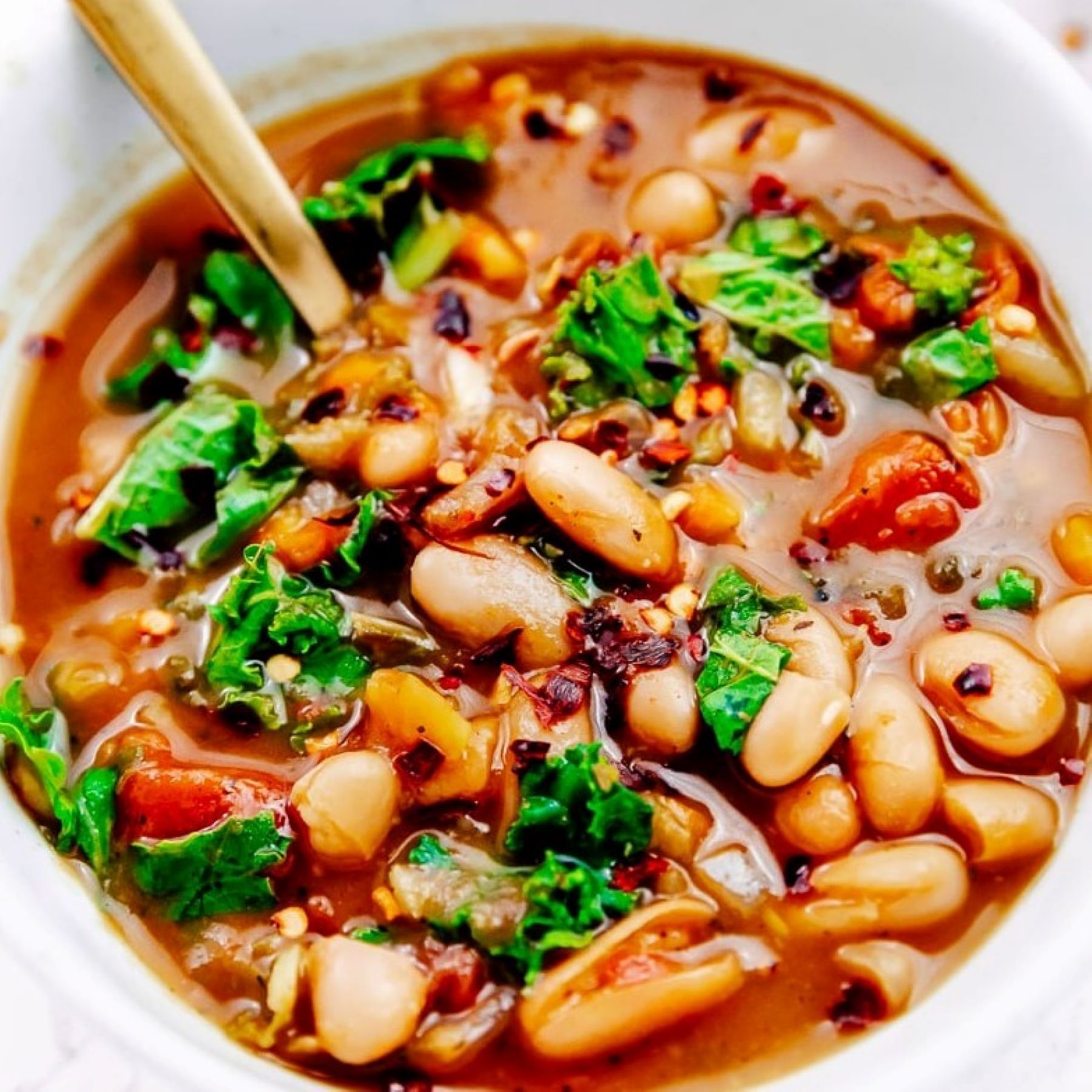 Slow Cooker White Bean and Kale Soup | Reynolds Brands