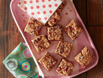 Quinoa and Cherry Granola Bars