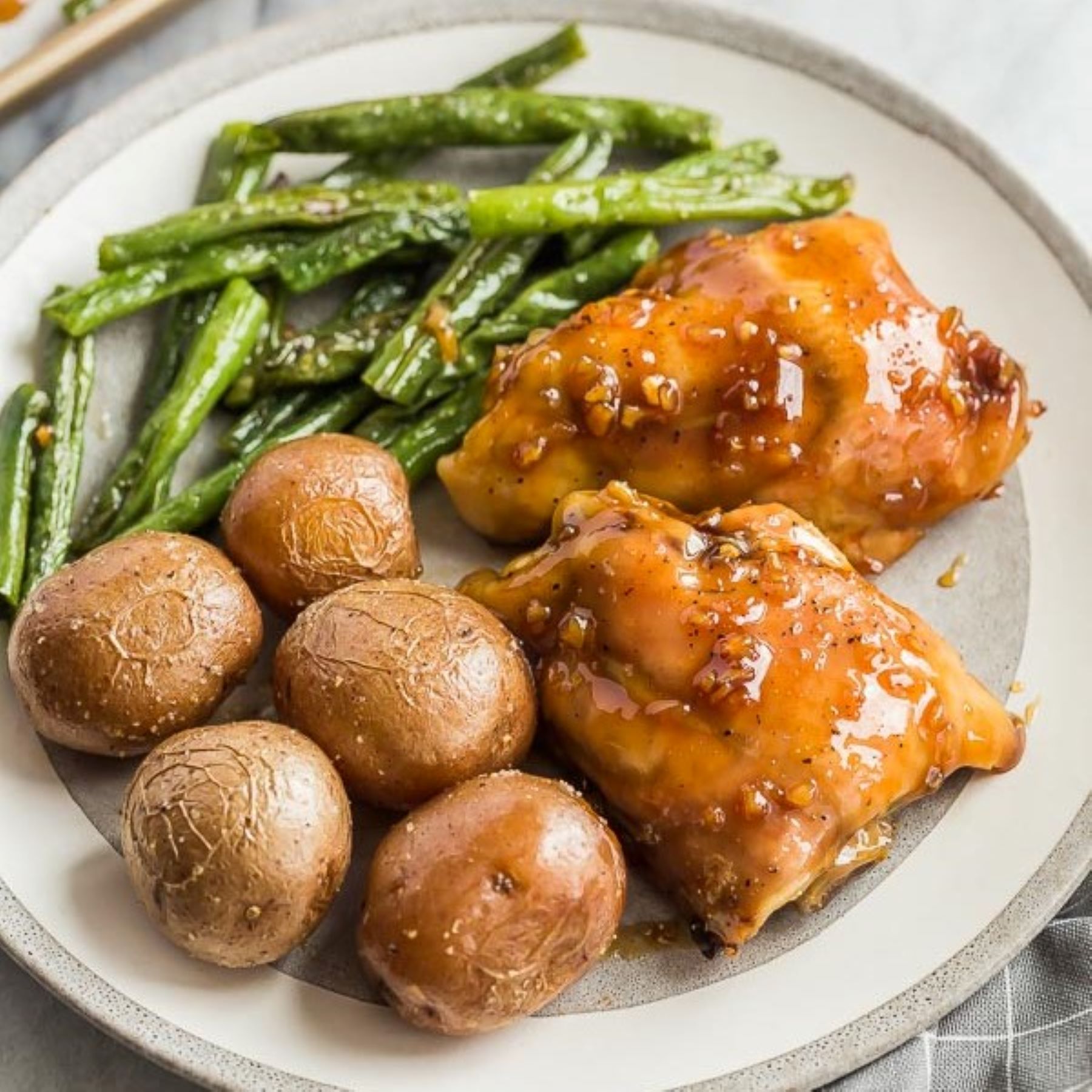Honey Garlic Chicken Thighs | Reynolds Brands