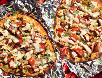 Chicken Tikka Grilled Pizza