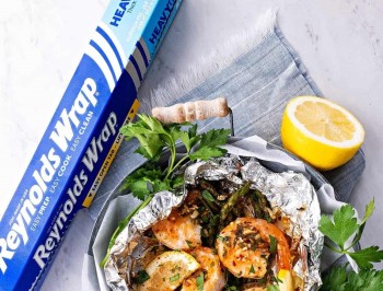 Lemon Garlic Shrimp Foil Packets