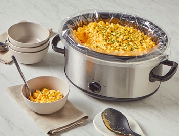 Easy Cheezy Gooey Slow Cooker Mac and Cheese